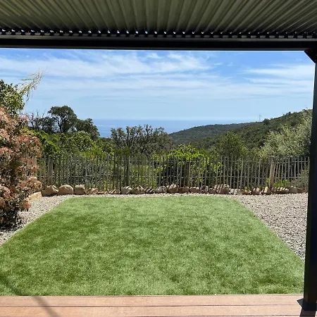 En Rez-de-chaussee De - Classification 3 Etoiles