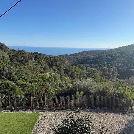 En Rez-de-chaussee De - Classification 3 Etoiles