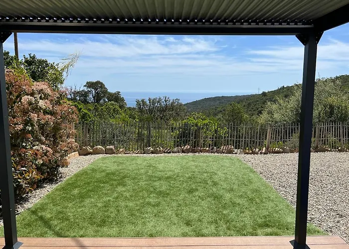 En Rez-de-chaussee De - Classification 3 Etoiles