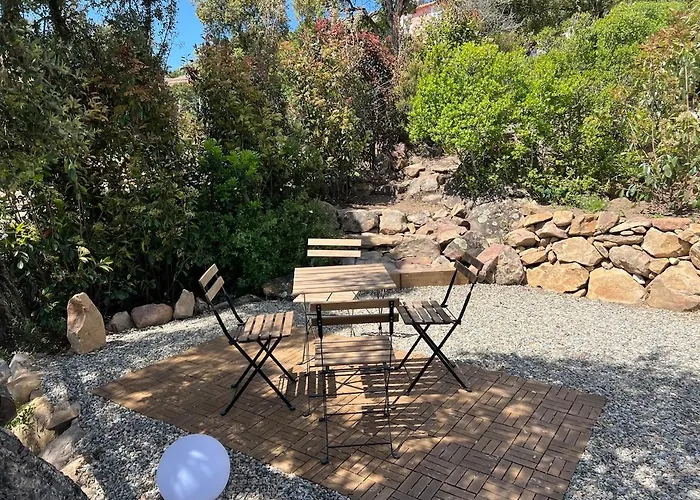 En Rez-de-chaussee De - Classification 3 Etoiles *