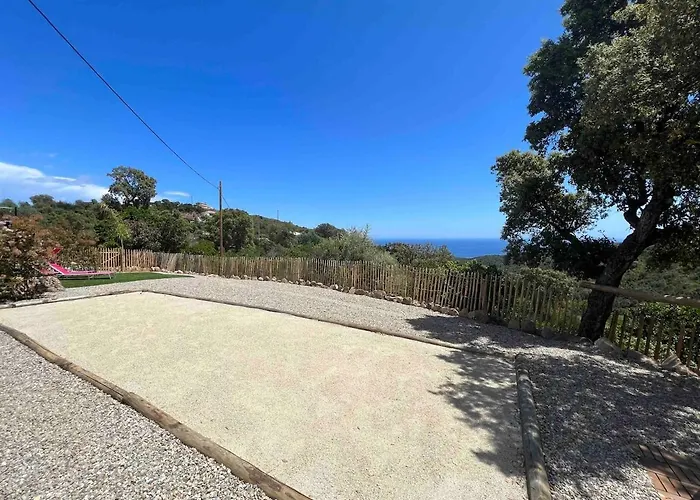 Apartment En Rez-de-chaussee De - Classification 3 Etoiles